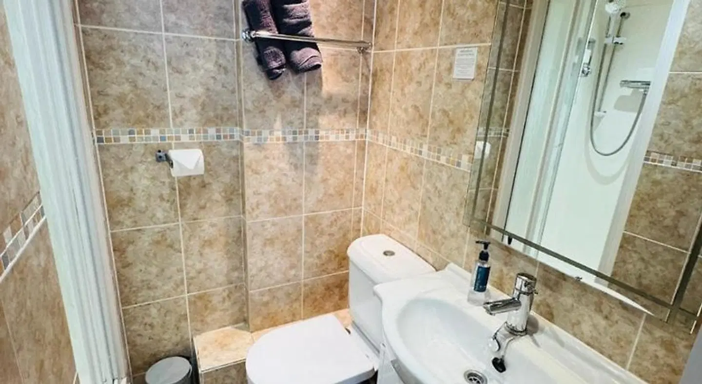 Glendevon House Hotel Badezimmer
