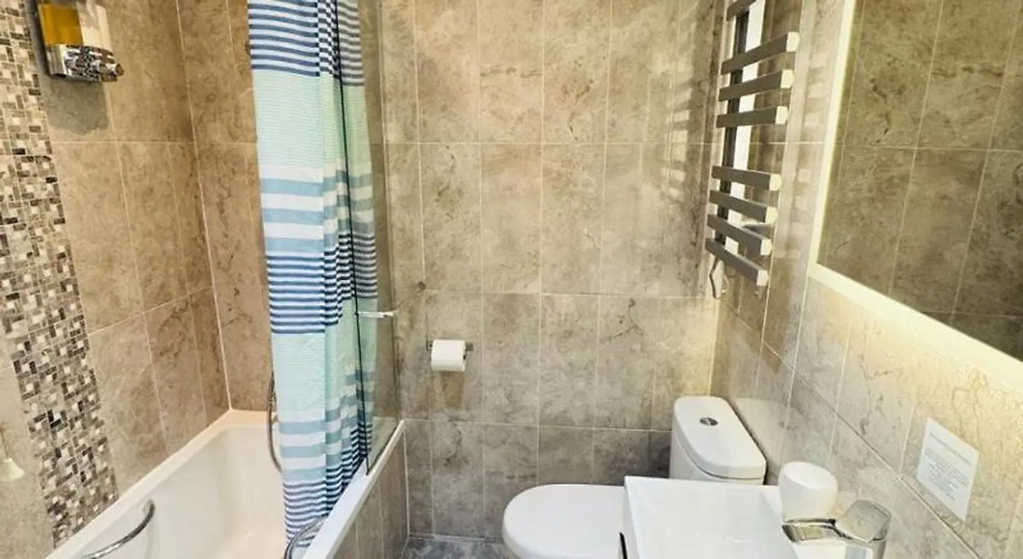 Glendevon House Hotel Badezimmer