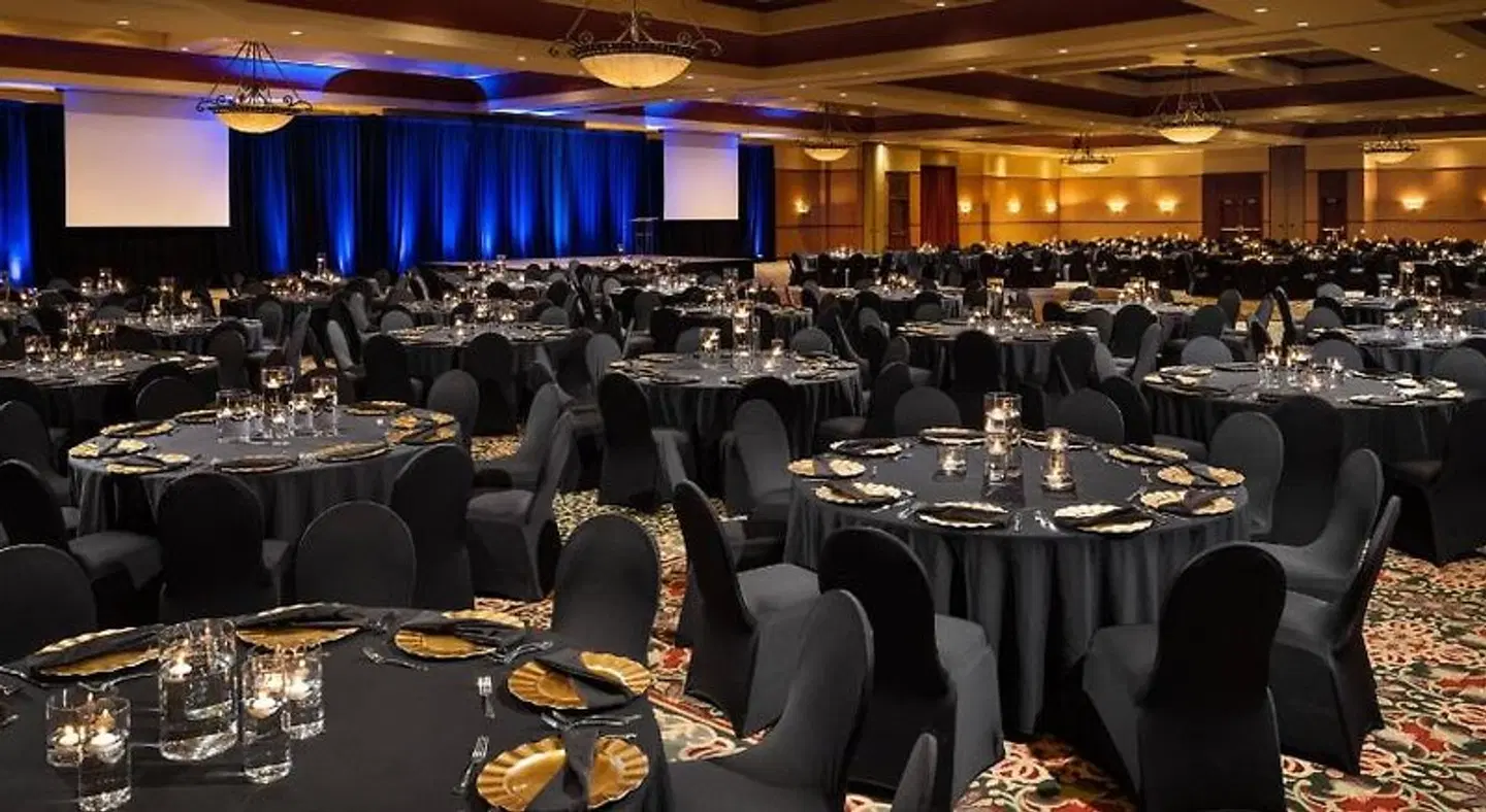 Renaissance Tulsa Hotel & Convention Center Restaurant