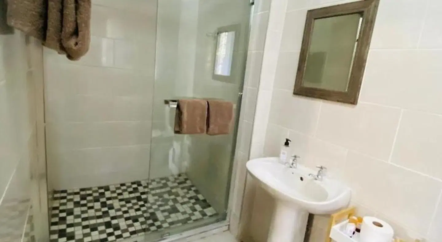 Shingalana Guest House Badezimmer