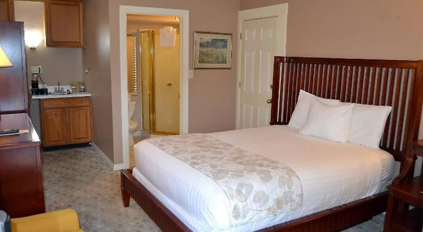 Cascades Inn ROOM_EXAMPLE