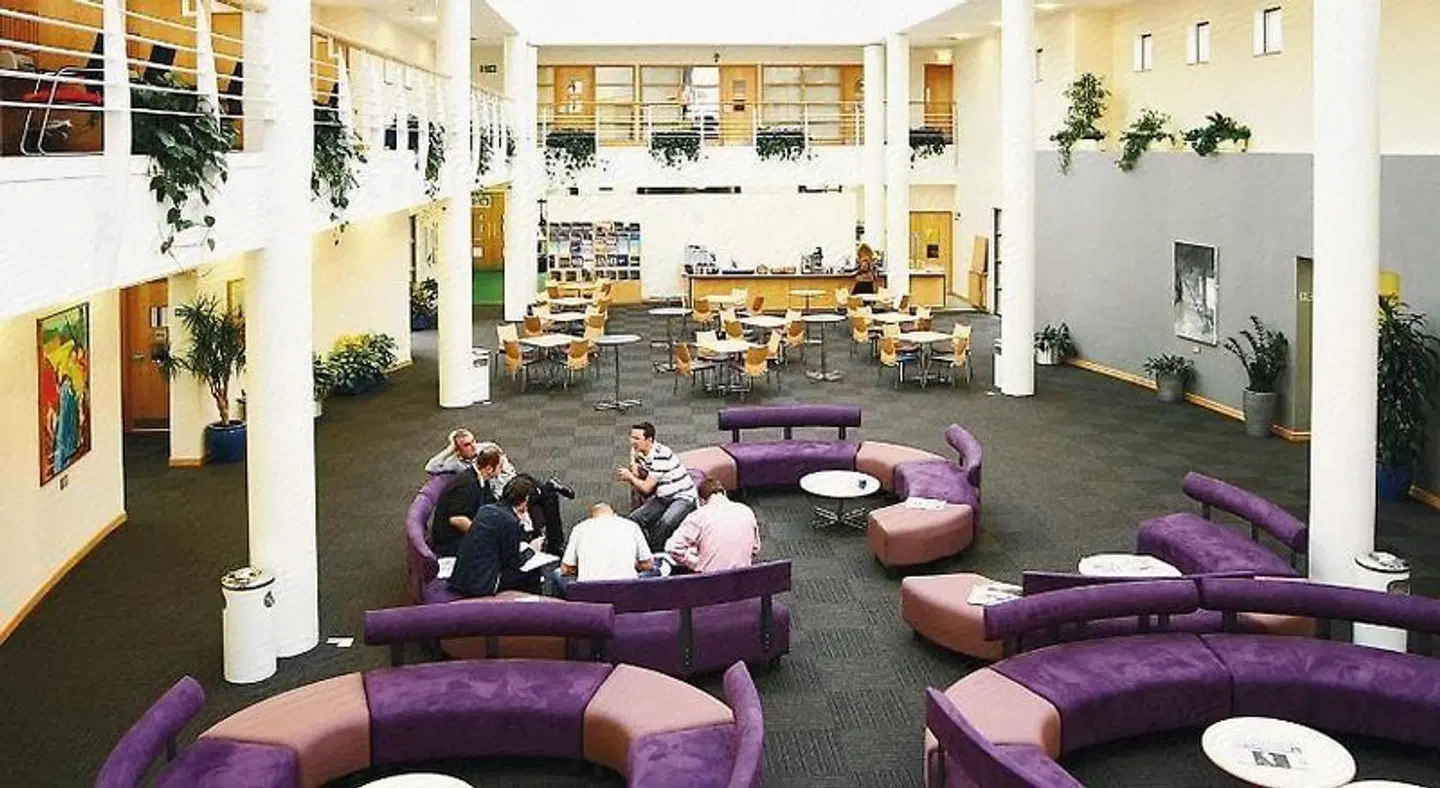 Cranfield Management Development Centre LOUNGE_LOBBY
