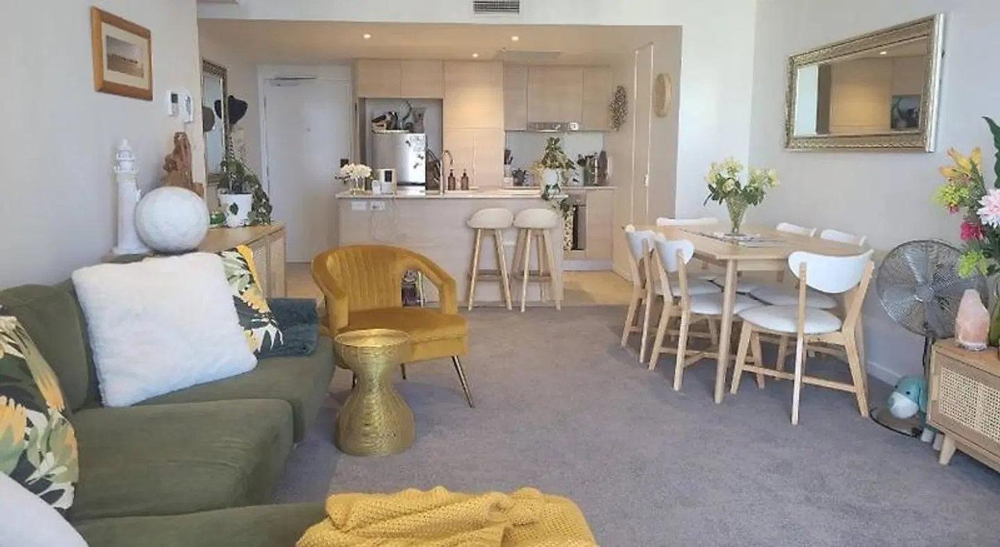 Avani Broadbeach Residences Bar