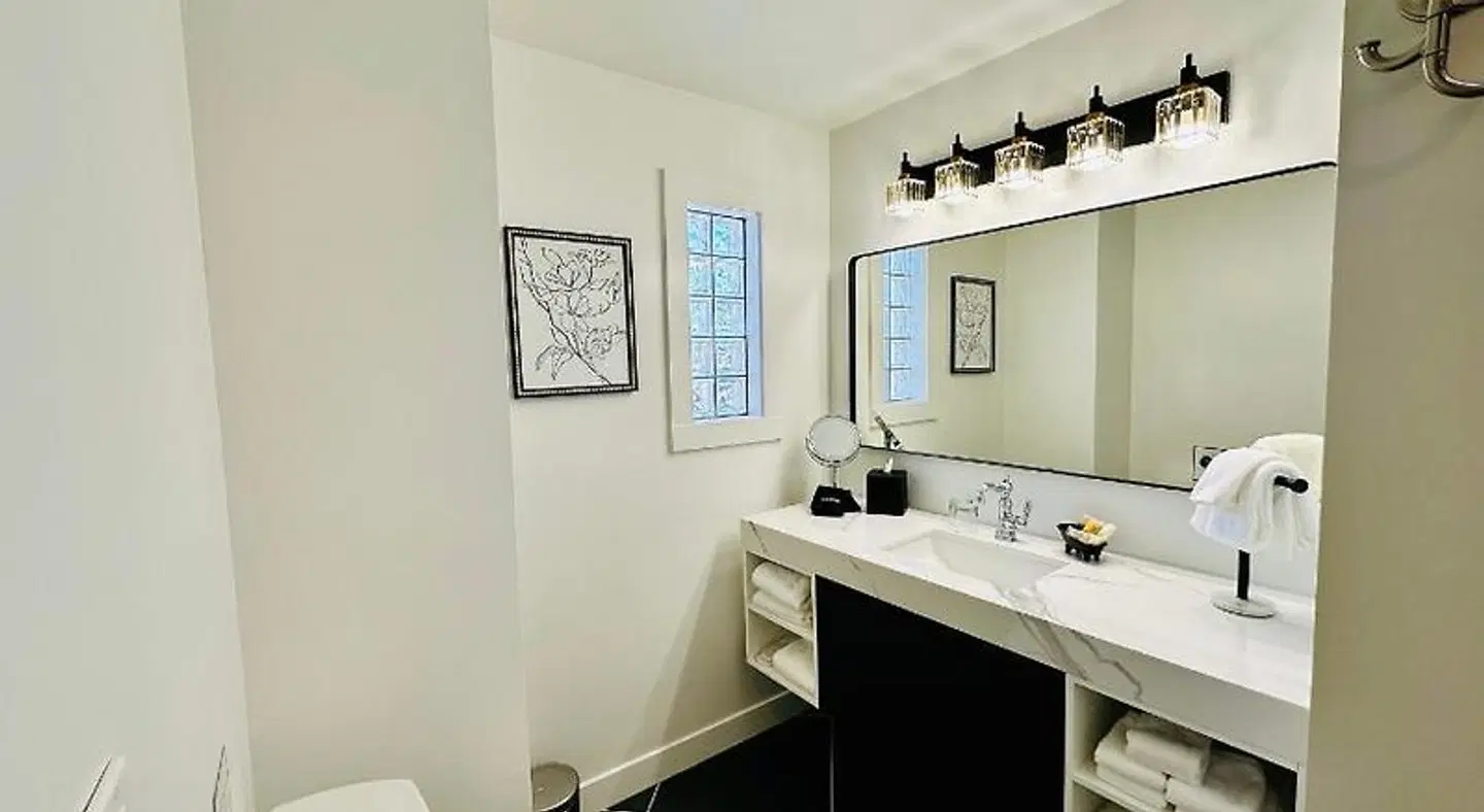 Bespoke Inn Flagstaff Badezimmer