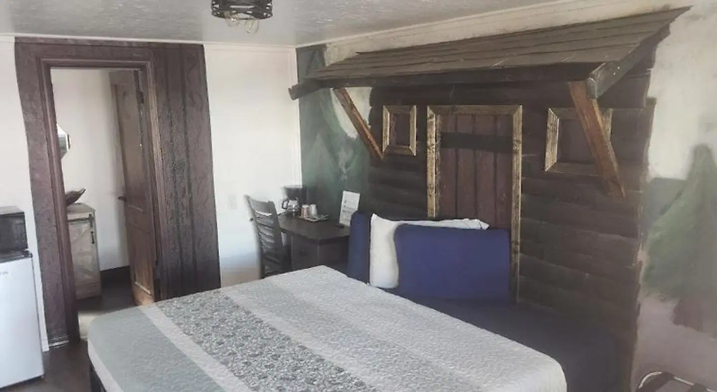 Brad's Desert Inn ROOM_EXAMPLE