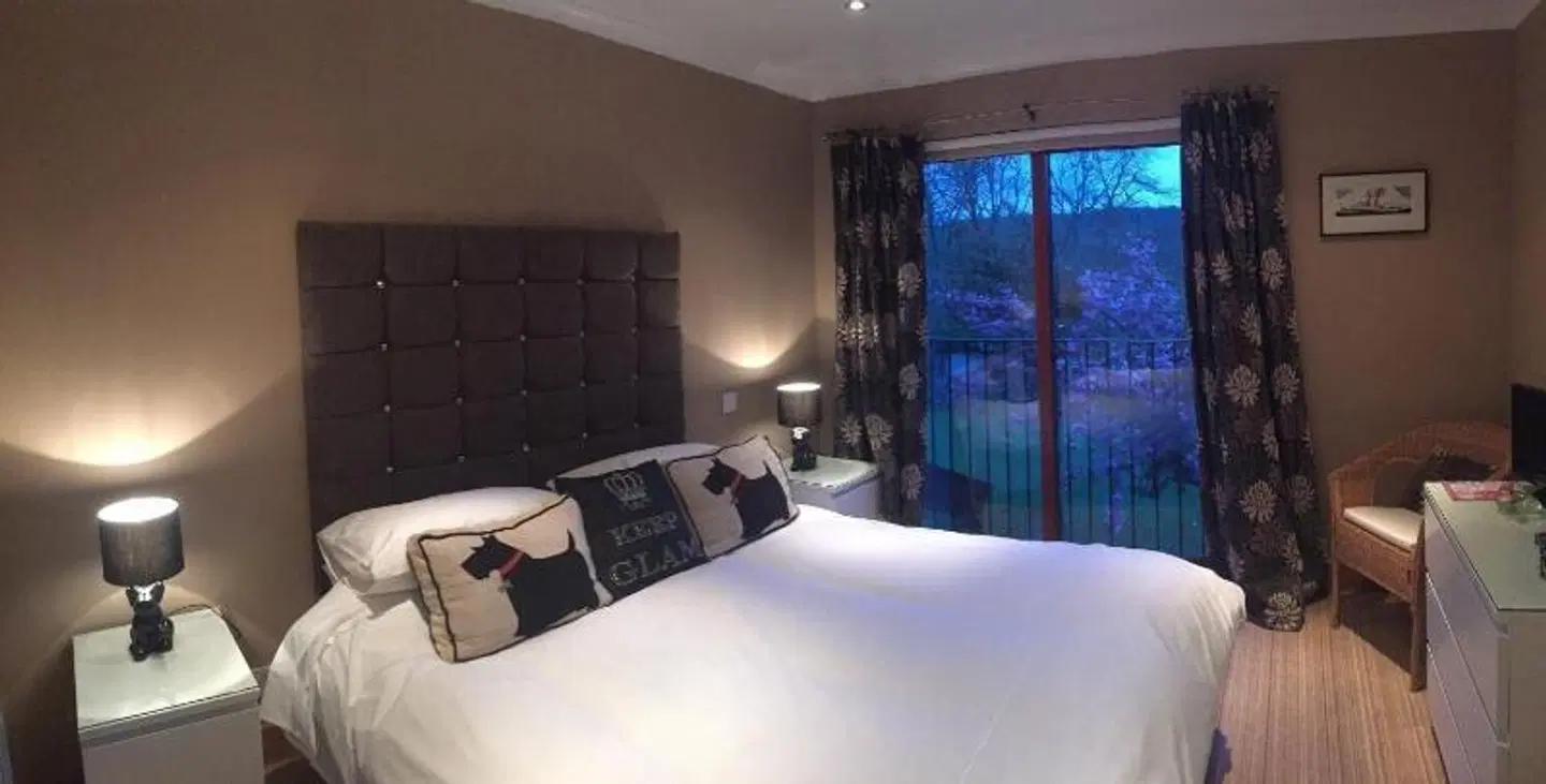 Riverside House ROOM_EXAMPLE