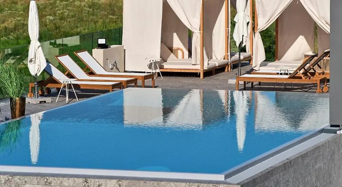 Holzapfel OUTDOOR_POOL