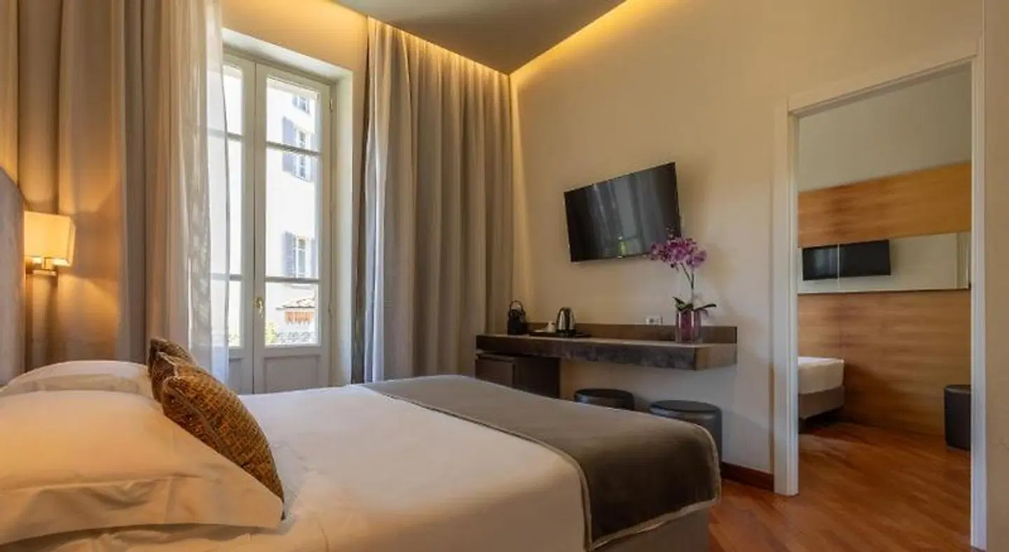 Embassy ROOM_EXAMPLE