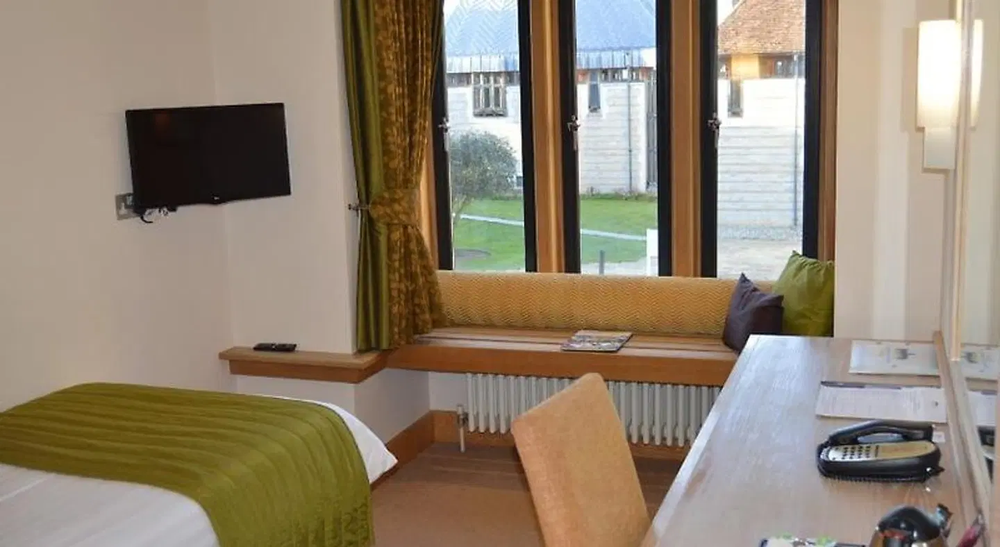 Canterbury Cathedral Lodge ROOM_EXAMPLE