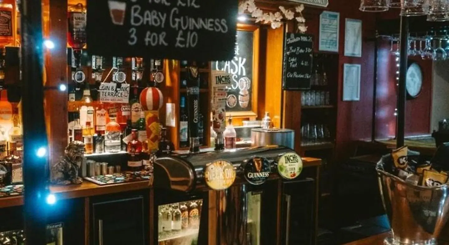 The White House Bar