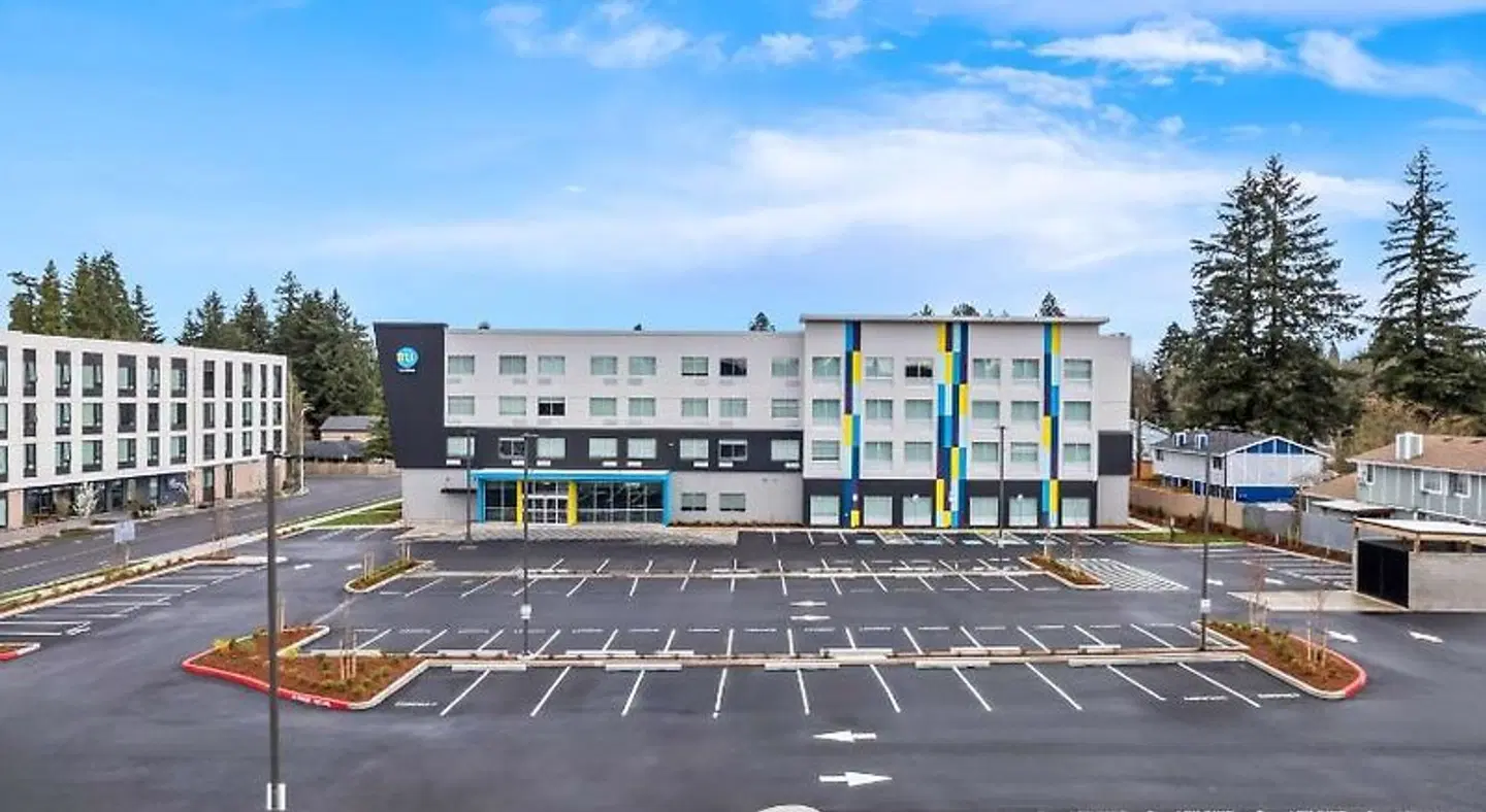 Tru By Hilton Aloha Beaverton EXTERIOR