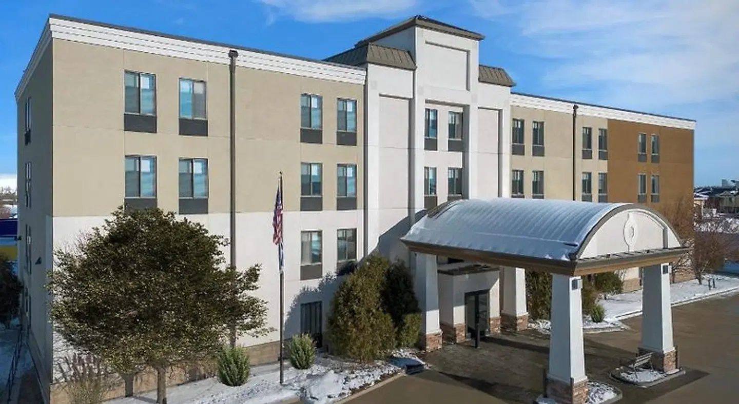 Holiday Inn Express Fargo-West Acres by IHG EXTERIOR