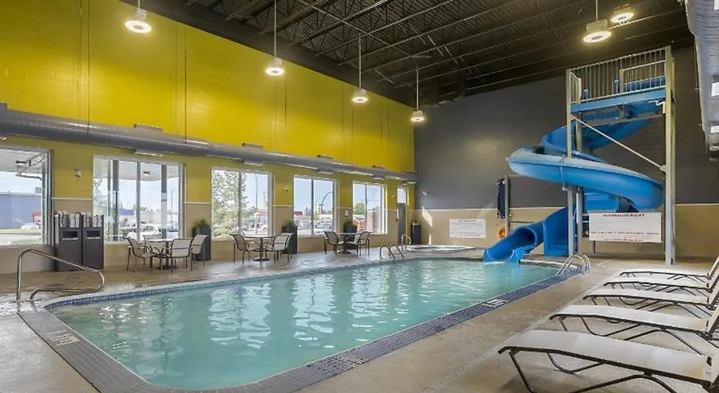 Best Western Plus East Side Hallenbad