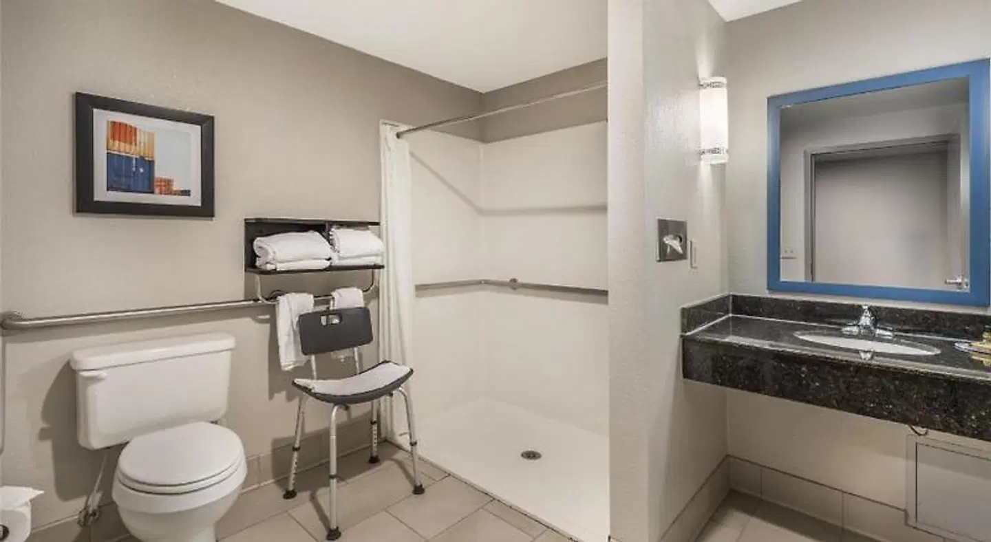 Best Western Plus Castlerock Inn & Suites ROOM_EXAMPLE