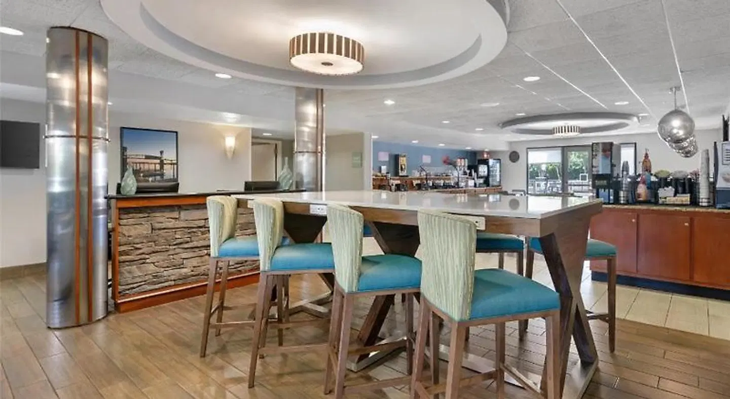 Best Western Plus Wilmington/Wrightsville Beach Bar