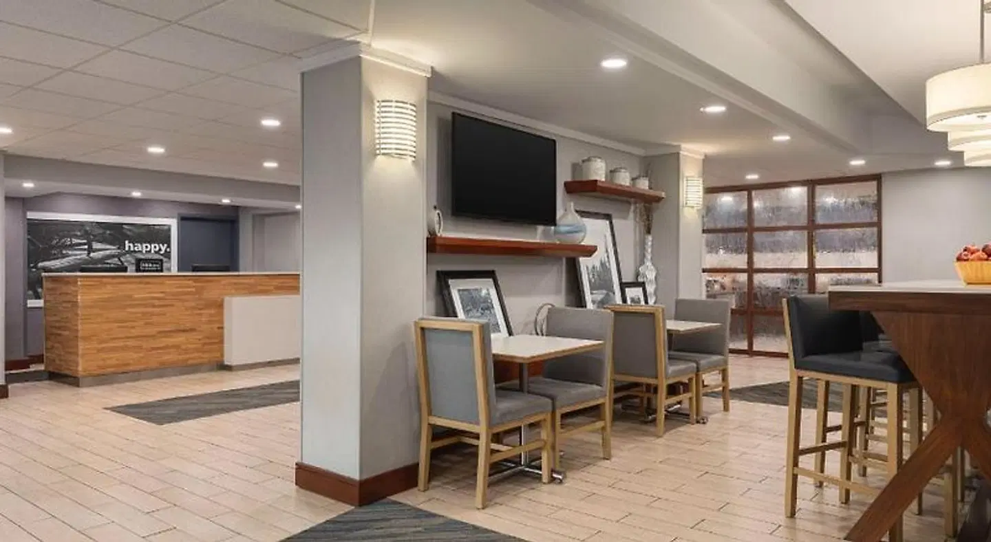 Hampton Inn Charlottesville LOUNGE_LOBBY