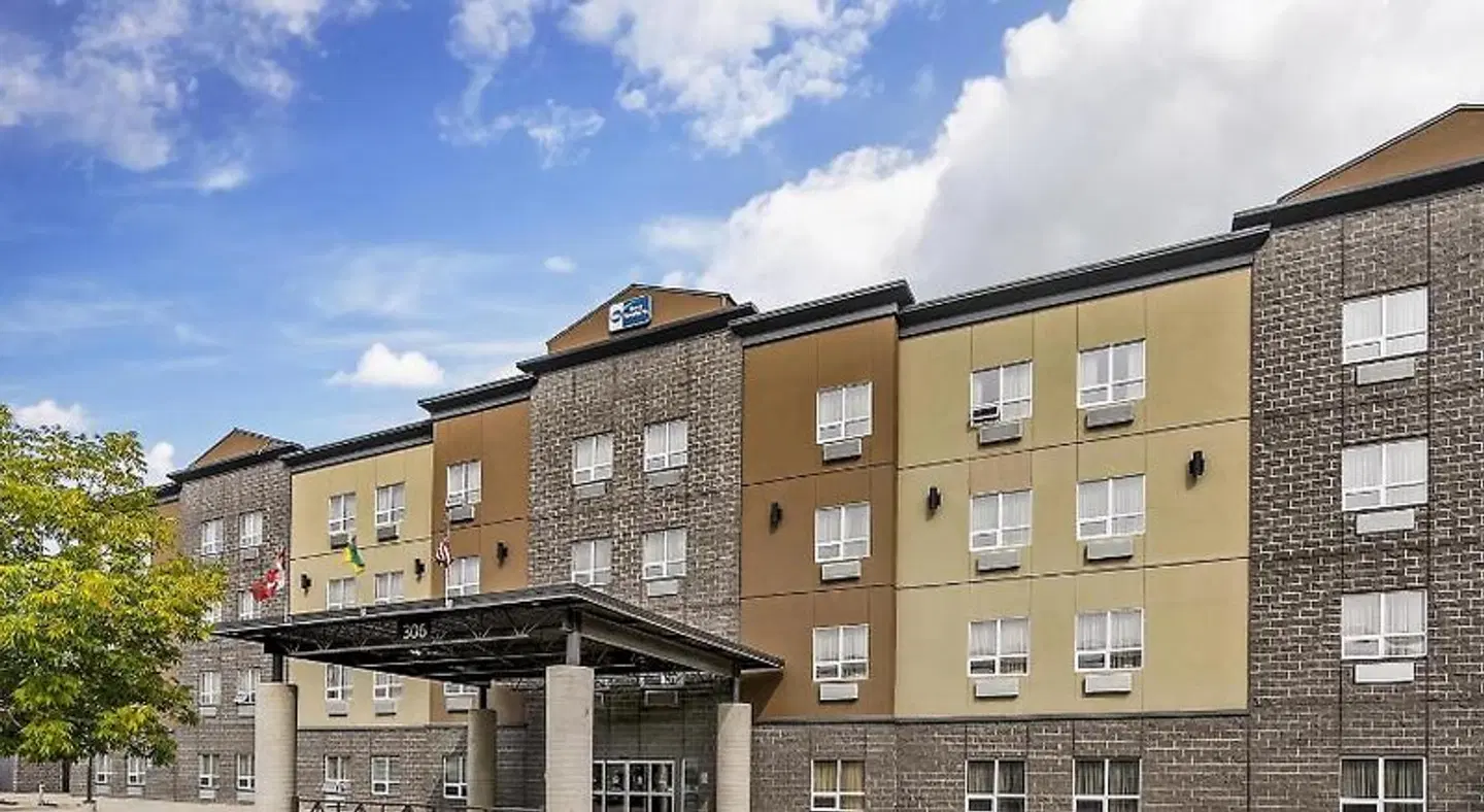 Best Western Plus Blairmore EXTERIOR