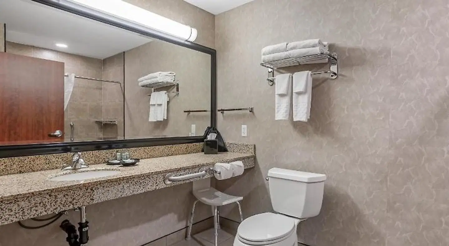 Best Western Plus Blairmore Badezimmer