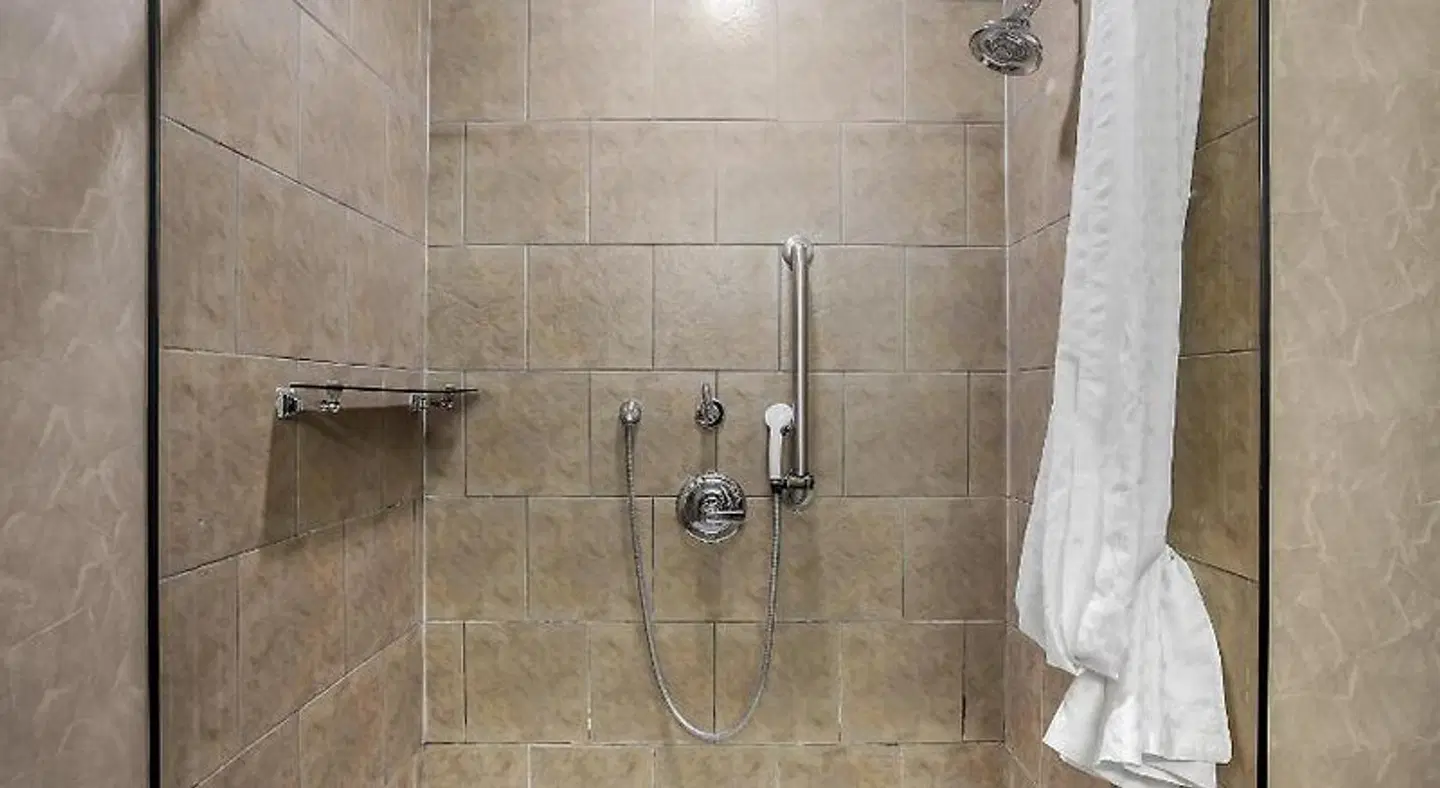 Best Western Plus Blairmore Badezimmer