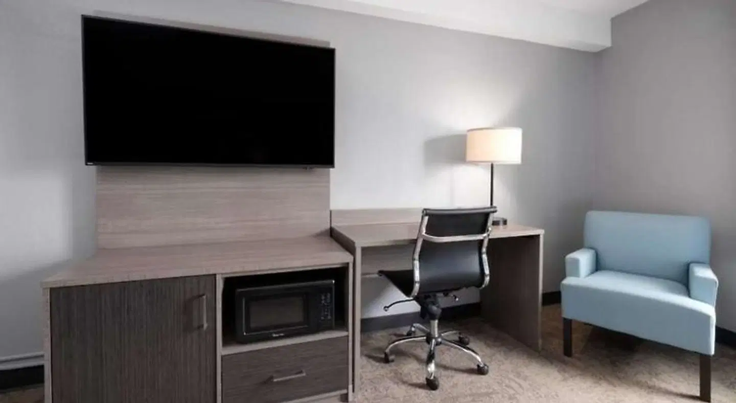 Costa Azul Virginia Beach (The Red Coll. by Red Roof) ROOM_EXAMPLE