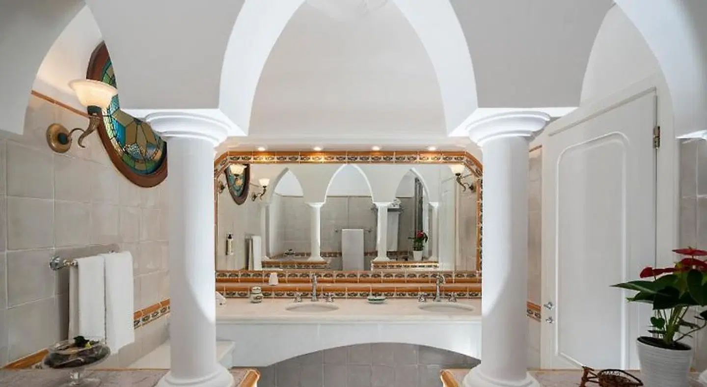 Eden Roc Suites Badezimmer