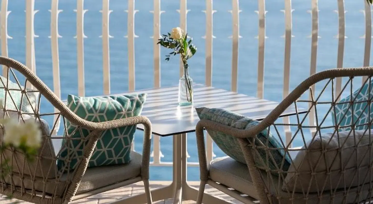 Eden Roc Suites Terrasse
