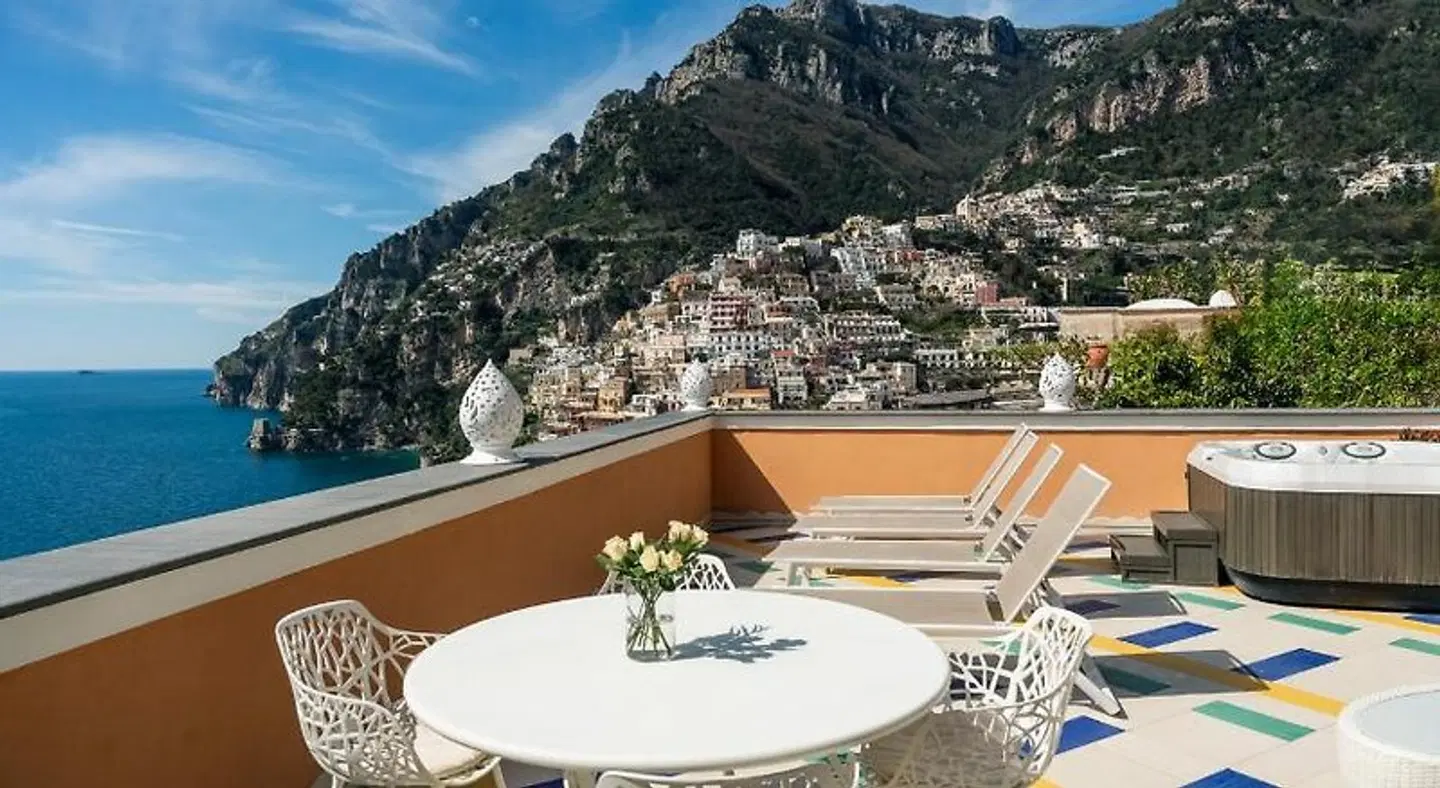 Eden Roc Suites Terrasse