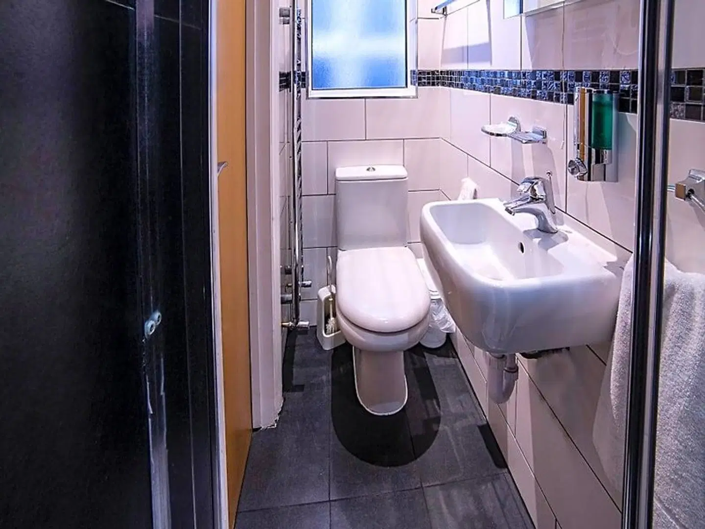 OYO Anchor Hotel Badezimmer