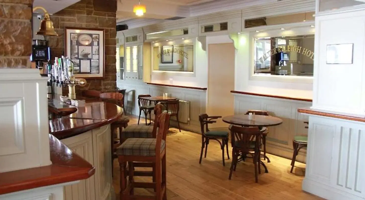 Walter Raleigh Bar