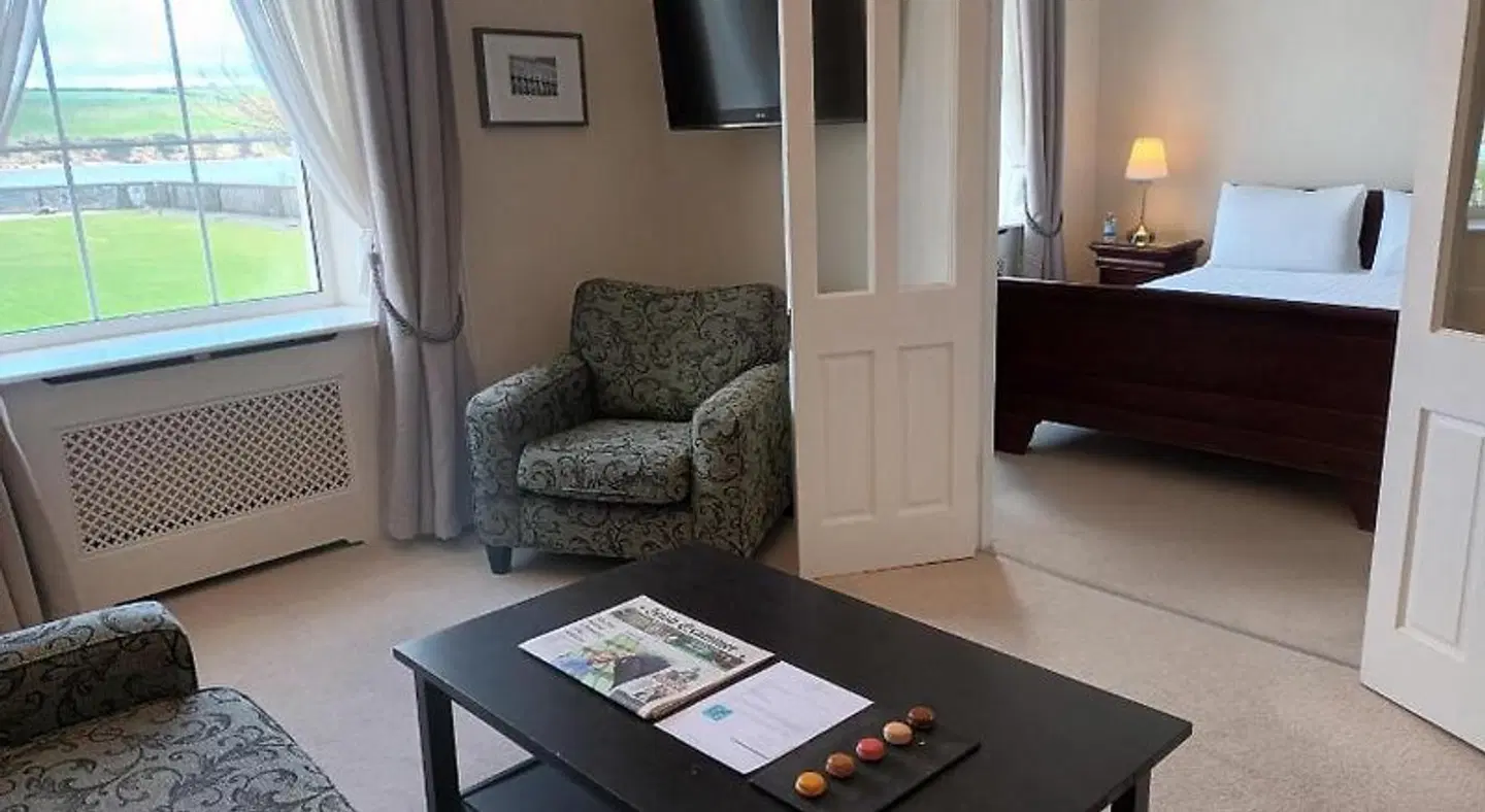 Walter Raleigh ROOM_EXAMPLE