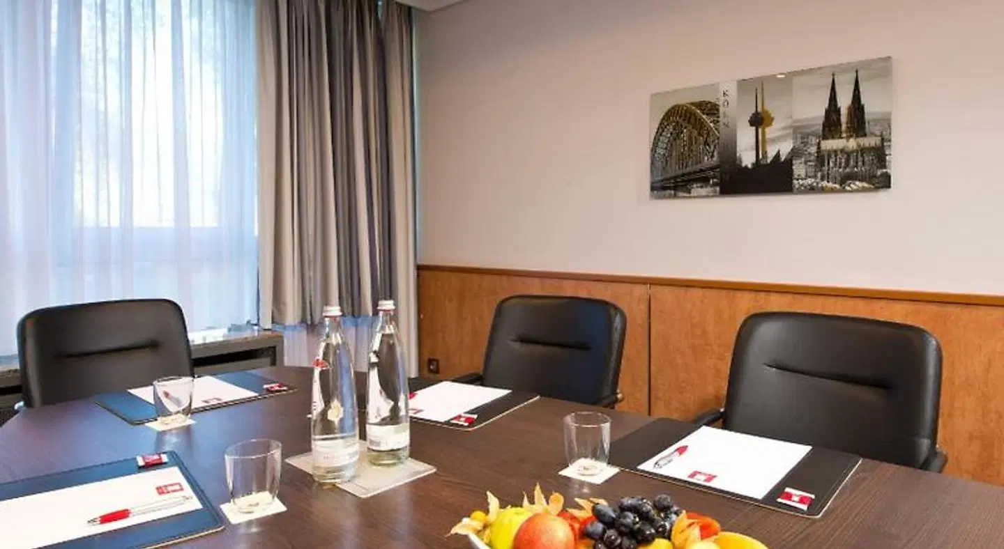 Leonardo Hotel Köln Bonn Airport ROOM_EXAMPLE