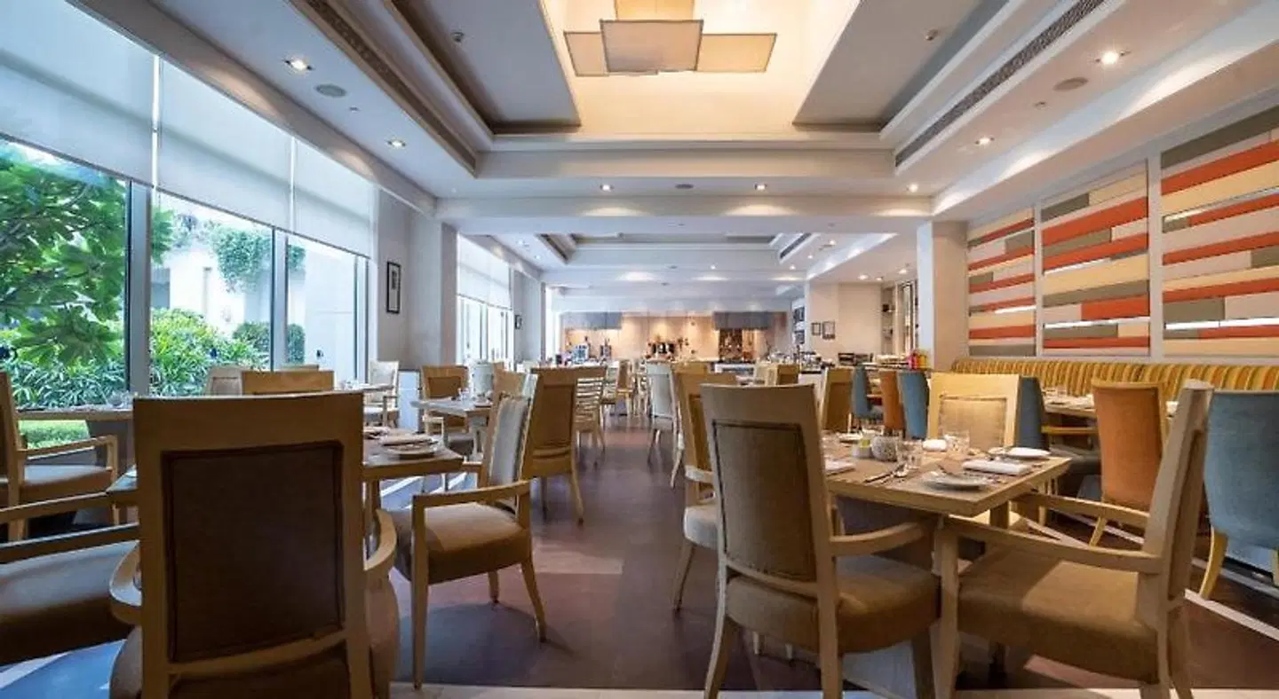 DoubleTree by Hilton Agra Restaurant