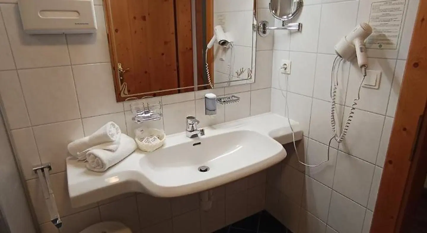Möderle Badezimmer