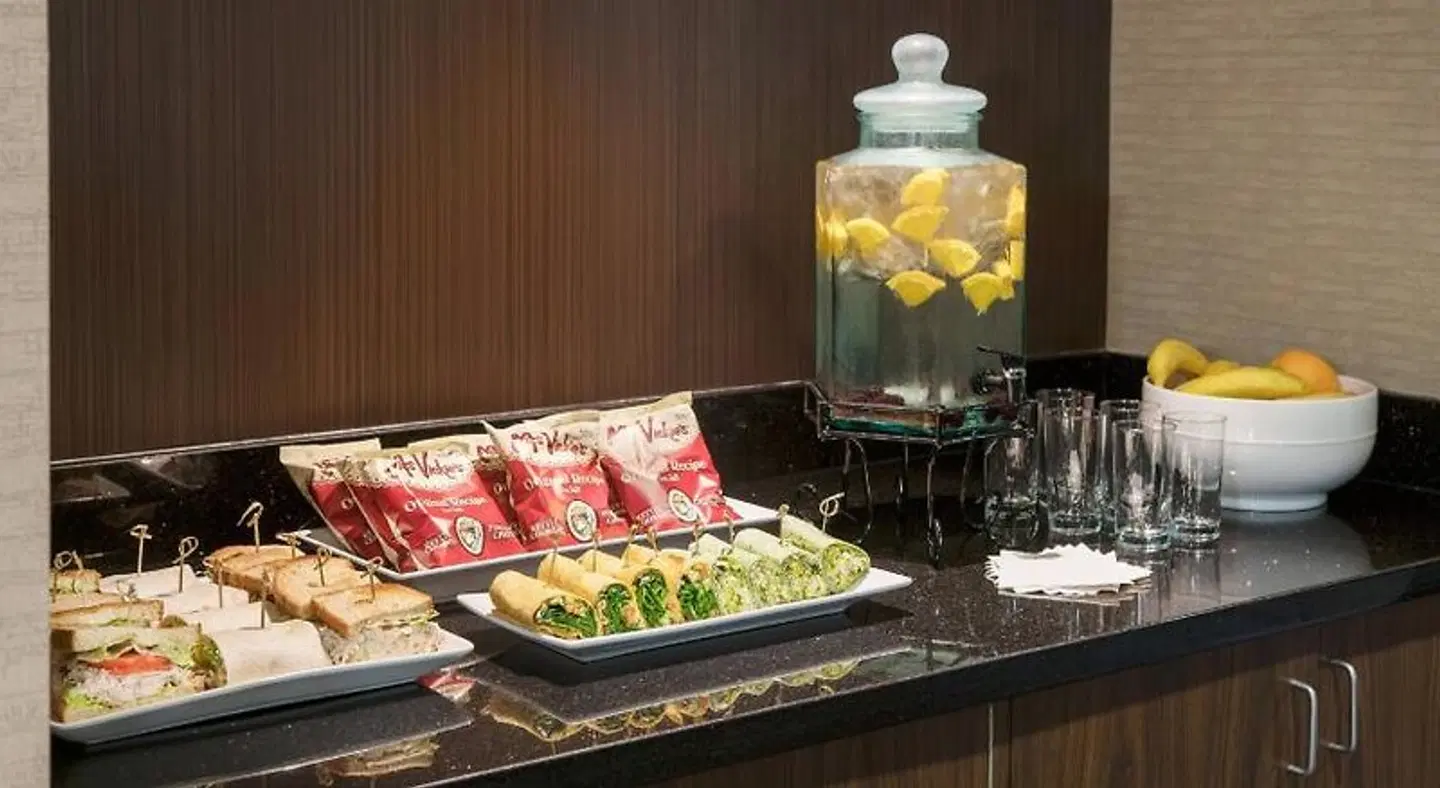 Courtyard by Marriott San Diego Sorrento Valley Restaurant