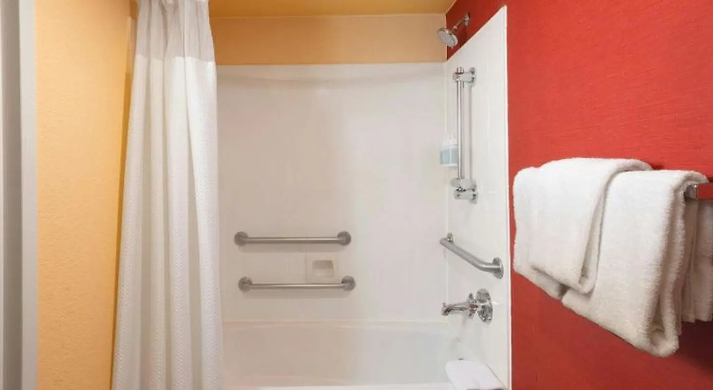 Courtyard by Marriott Richmond West Badezimmer