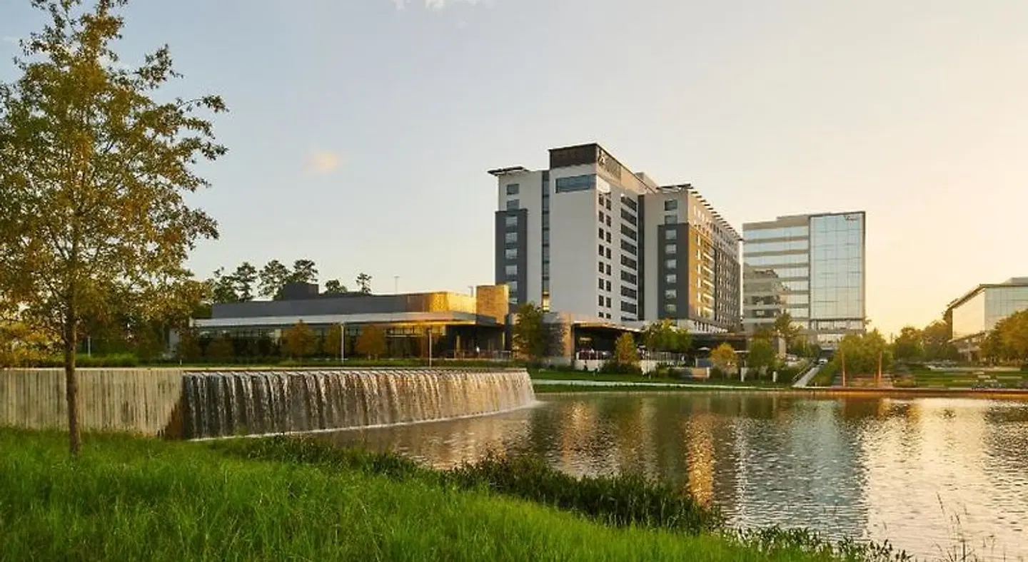 Houston CityPlace Marriott at Springwoods Village EXTERIOR