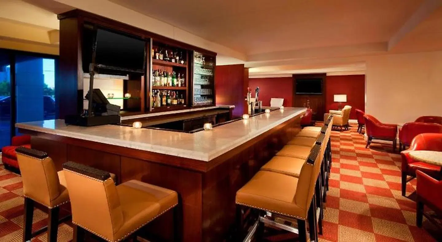 Sheraton Albuquerque Uptown Bar