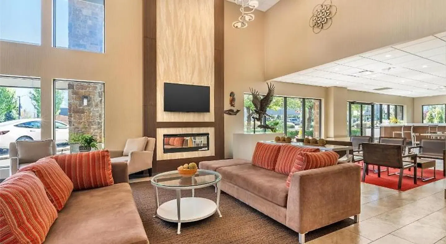 Best Western Plus Burnaby Hotel LOUNGE_LOBBY
