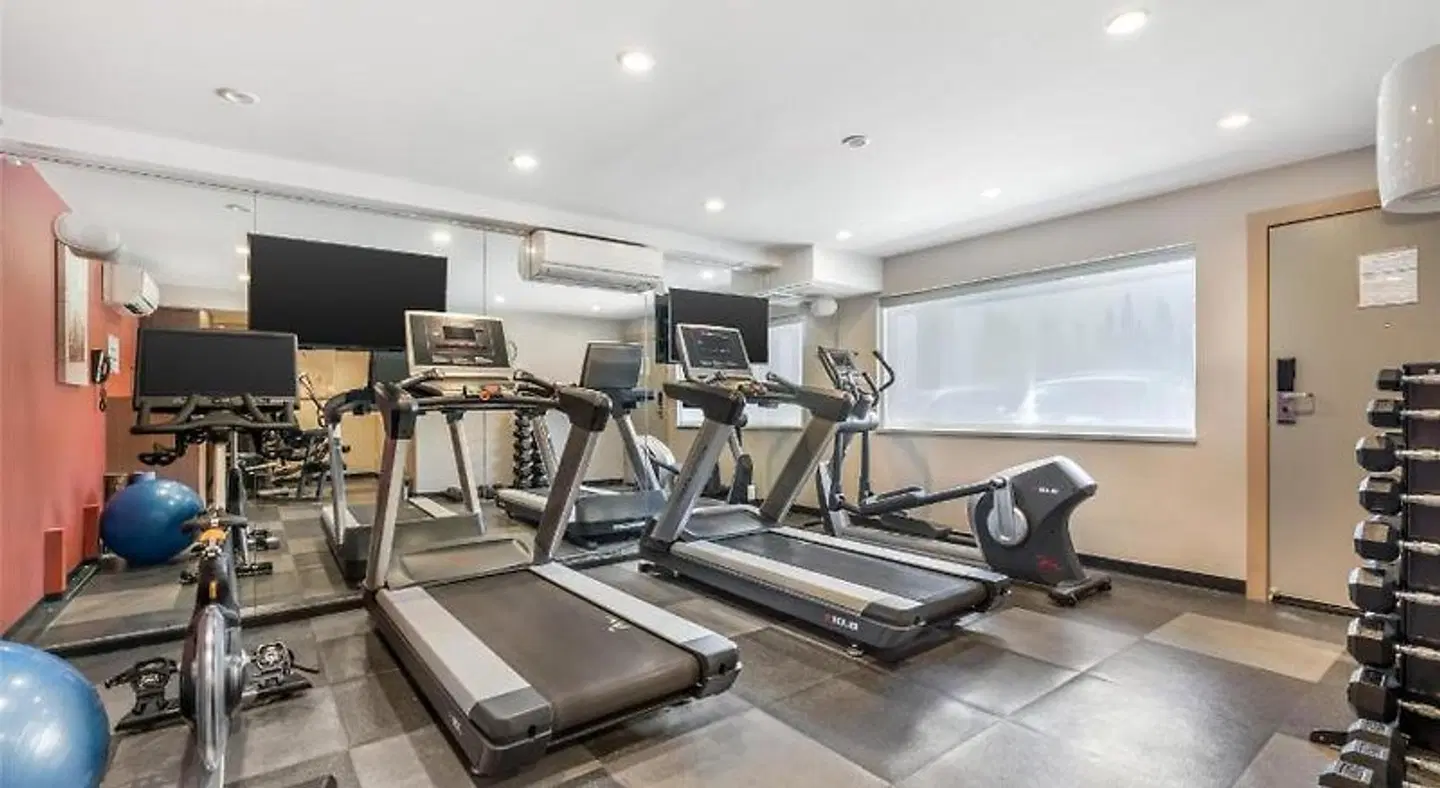 Best Western Plus Burnaby Hotel SPORTS_AND_LEISURE