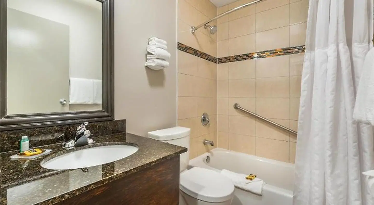 Best Western Plus Burnaby Hotel Badezimmer