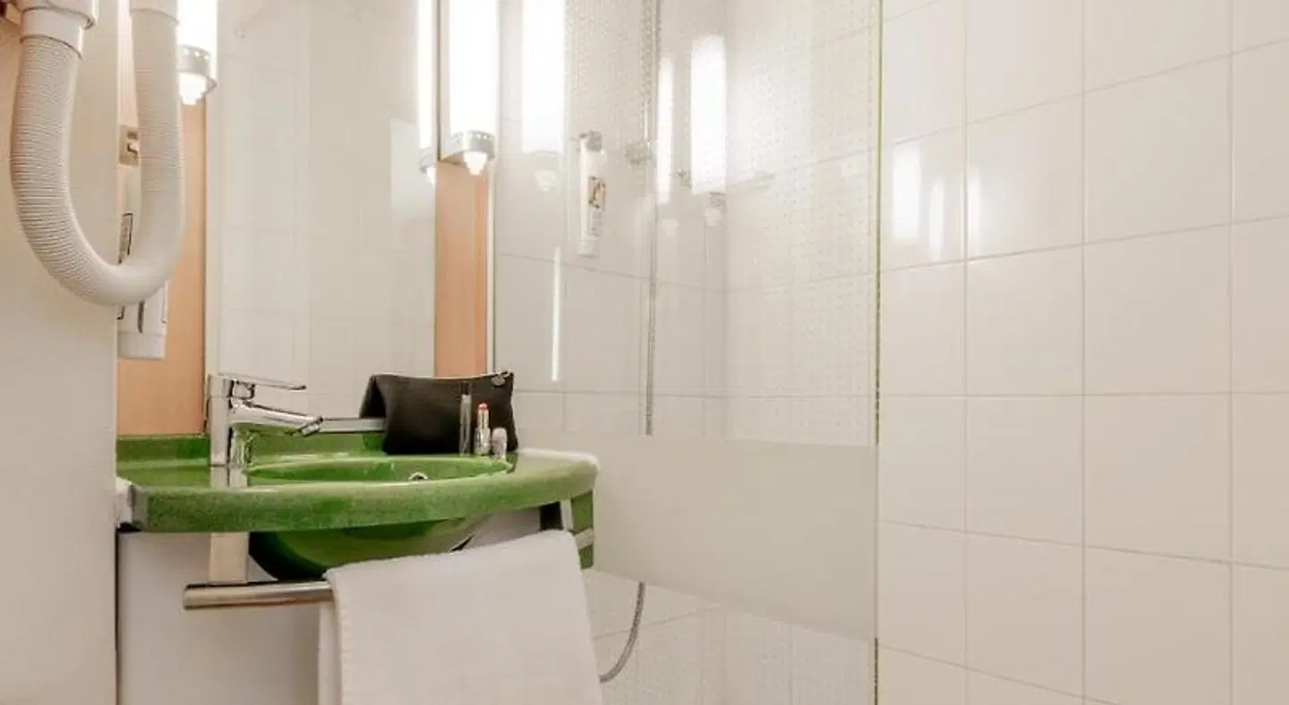ibis Liège Seraing Badezimmer