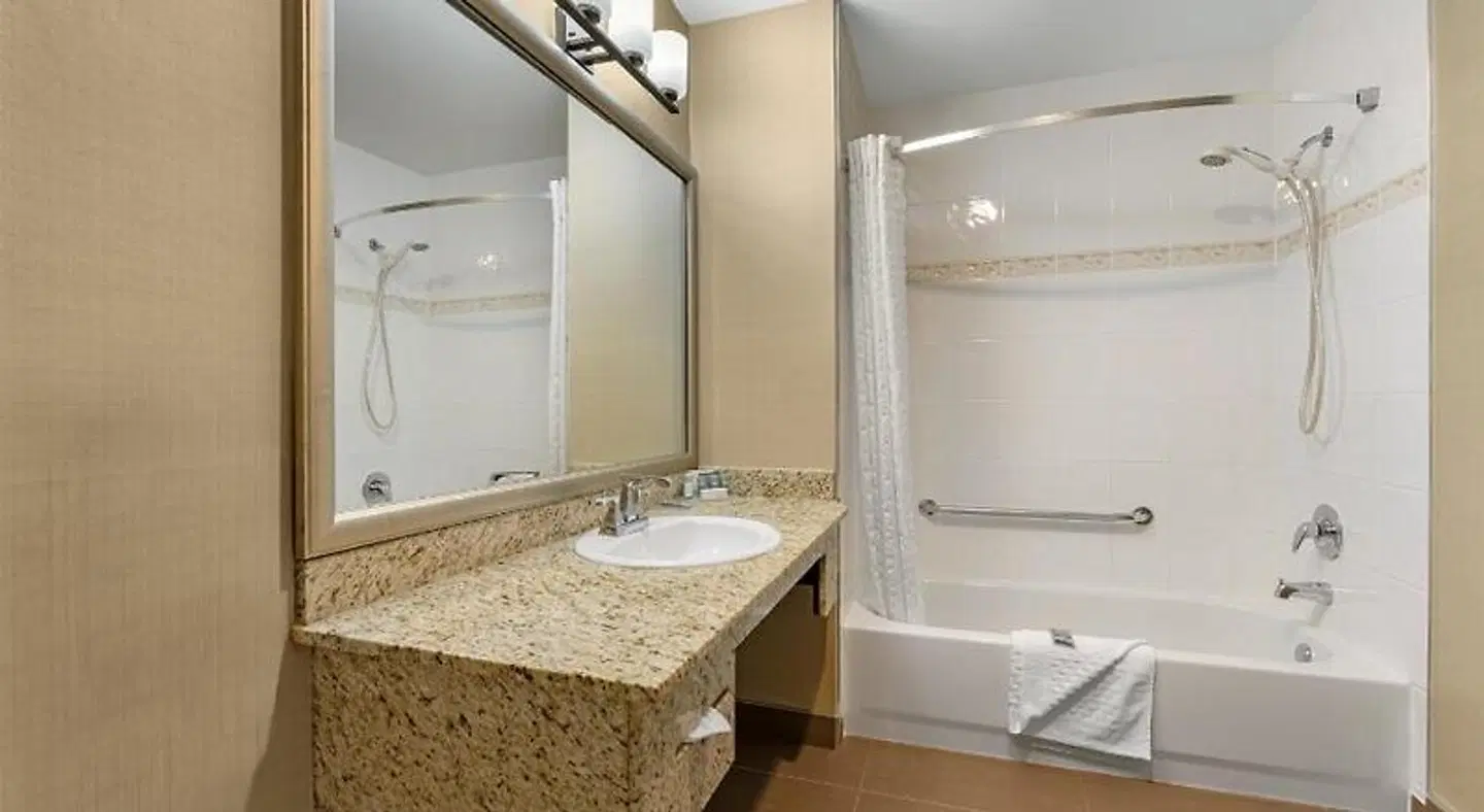 Best Western King George Inn & Suites Badezimmer