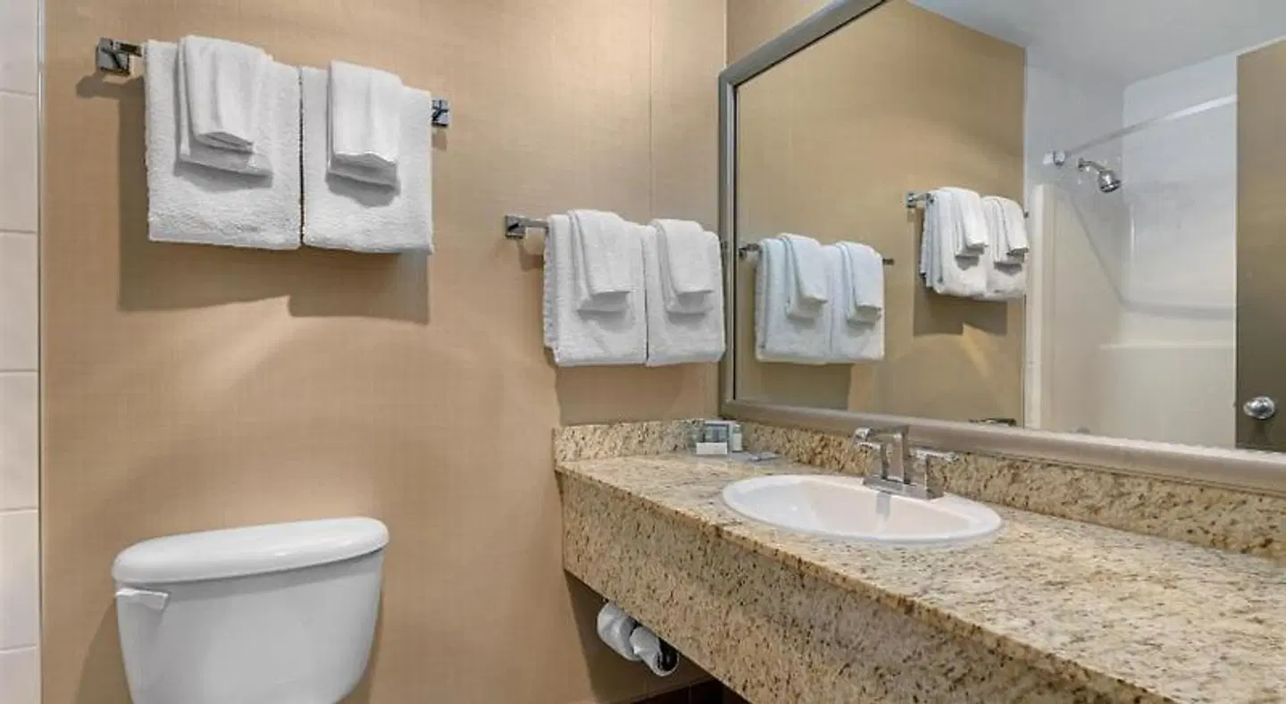 Best Western King George Inn & Suites Badezimmer