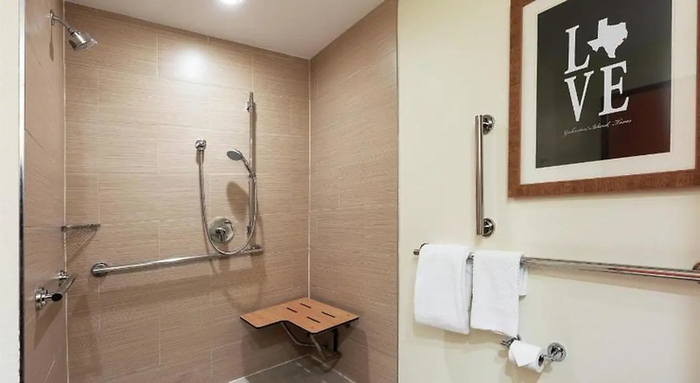 DoubleTree by Hilton Galveston Beach Badezimmer