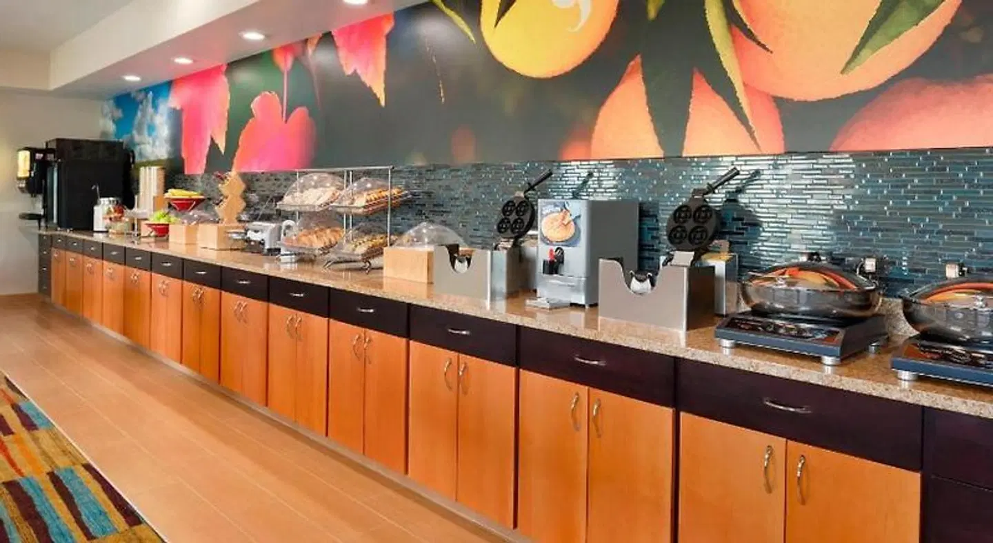 Fairfield by Marriott Inn & Suites Hartford Manchester Bar