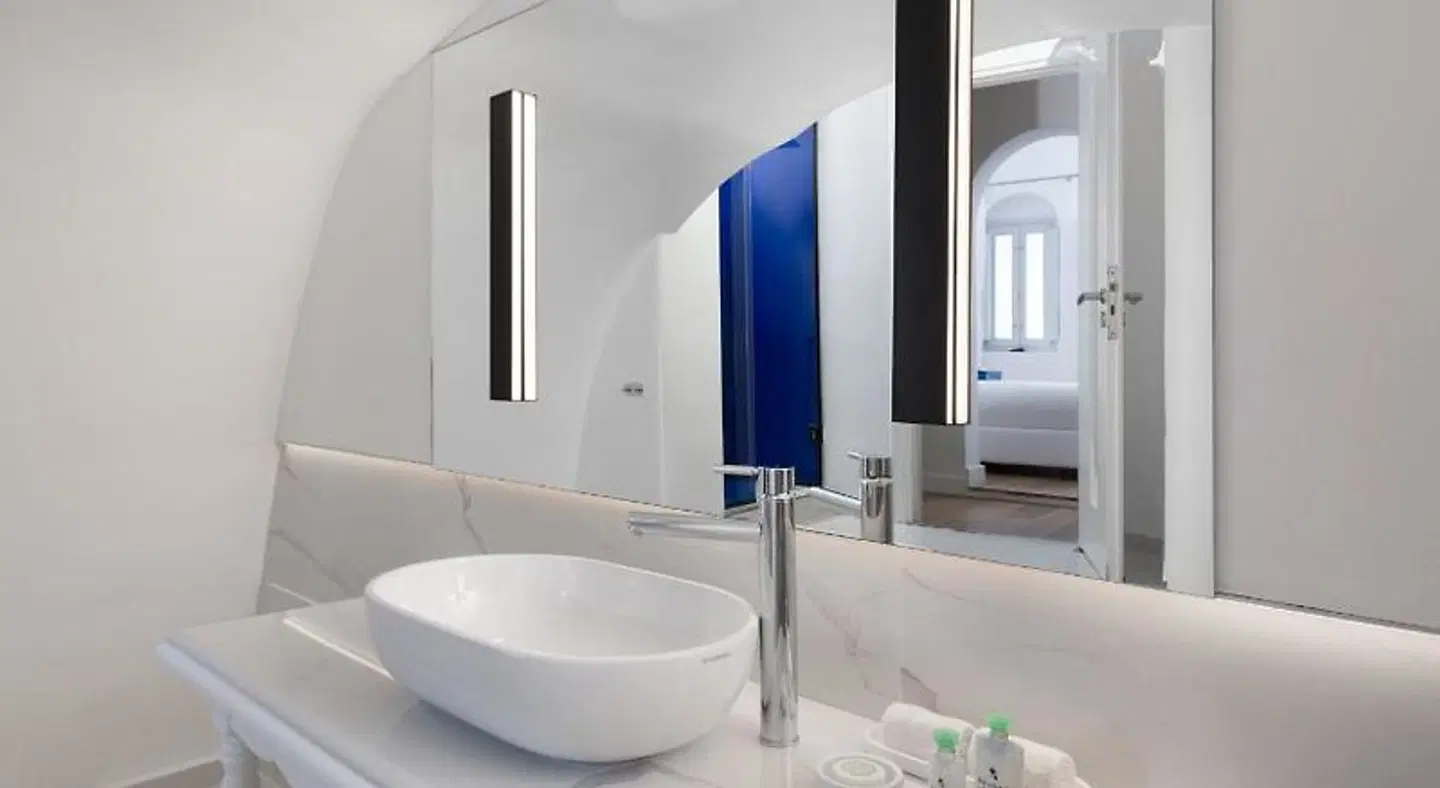 Katikies Villa Santorini Badezimmer