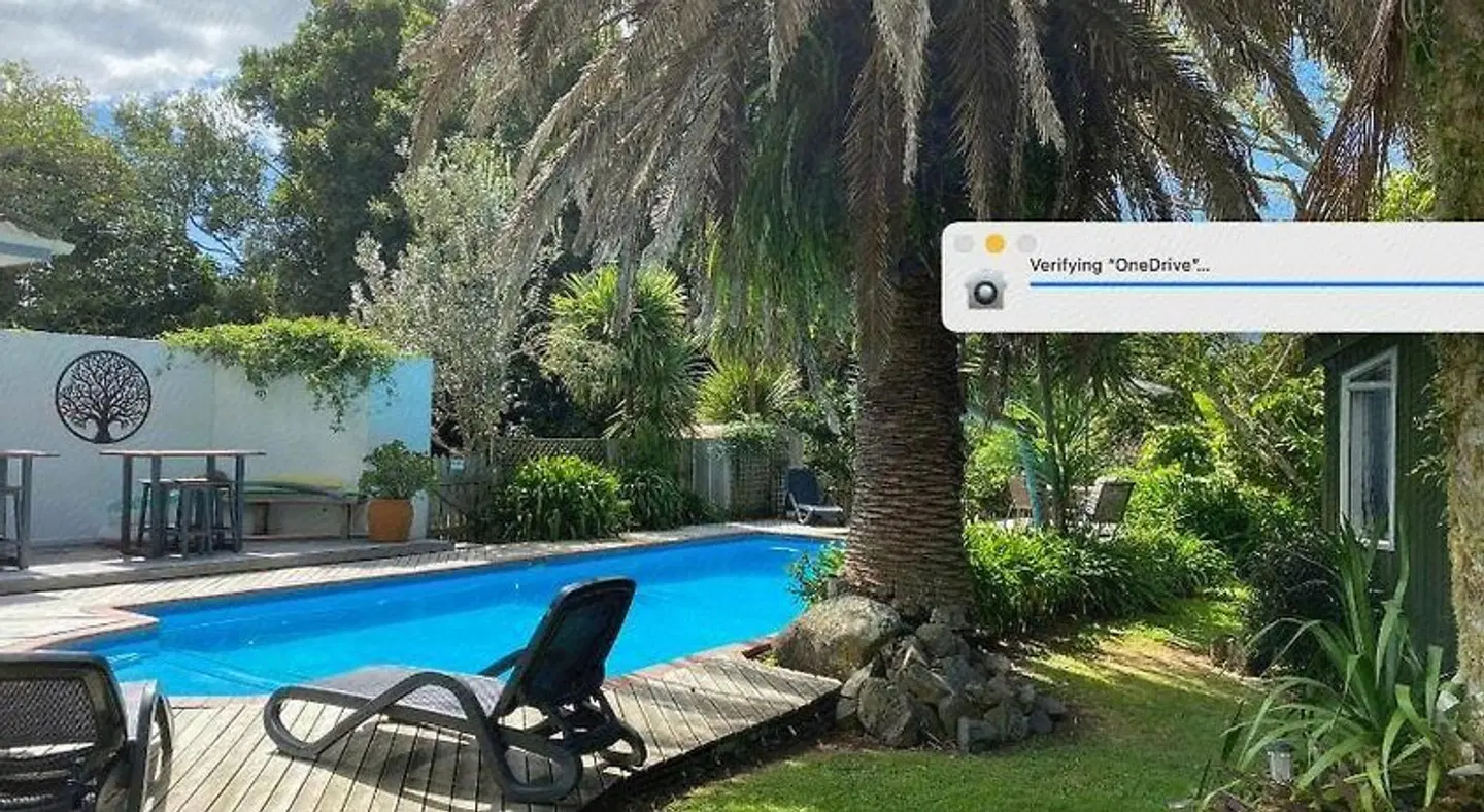 Colonial House Motel OUTDOOR_POOL