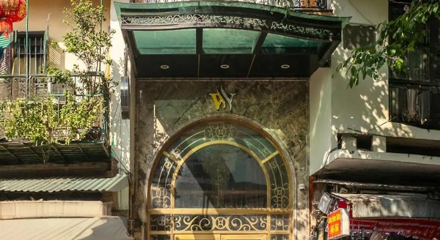 The West hotel and spa EXTERIOR