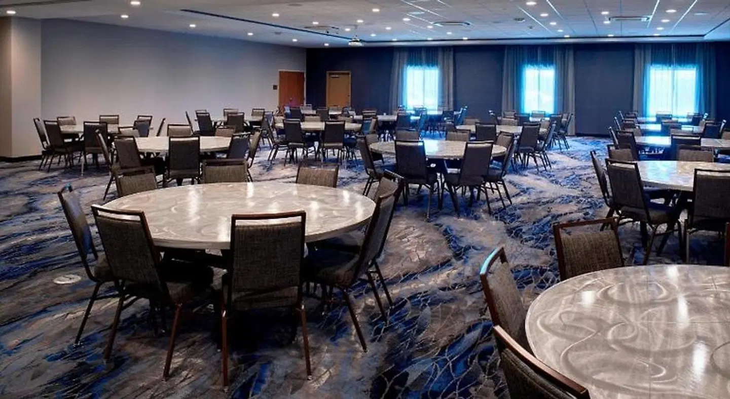 Fairfield by Marriott Inn & Suites Columbus, IN Restaurant