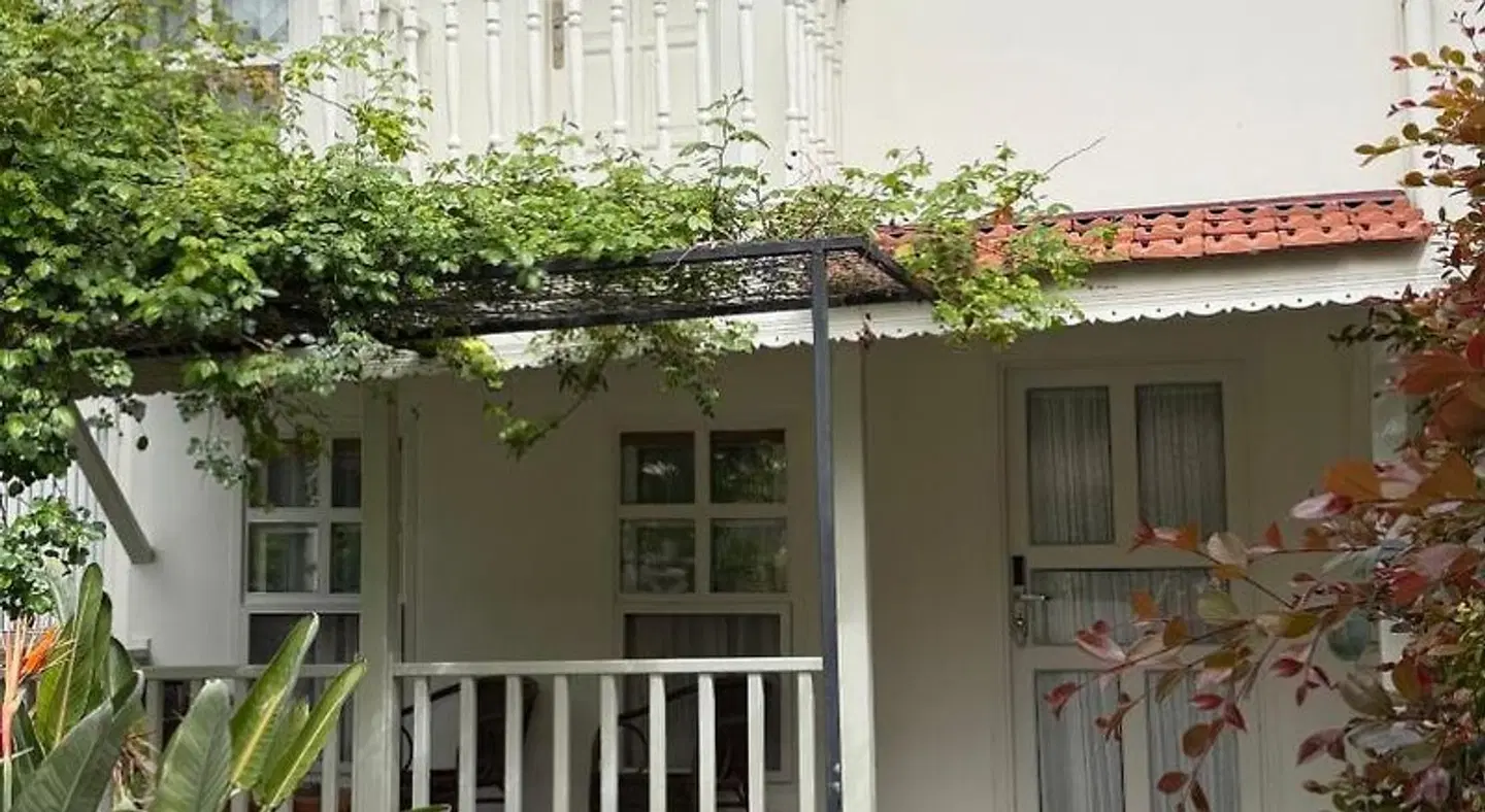Blue Star Hotel EXTERIOR